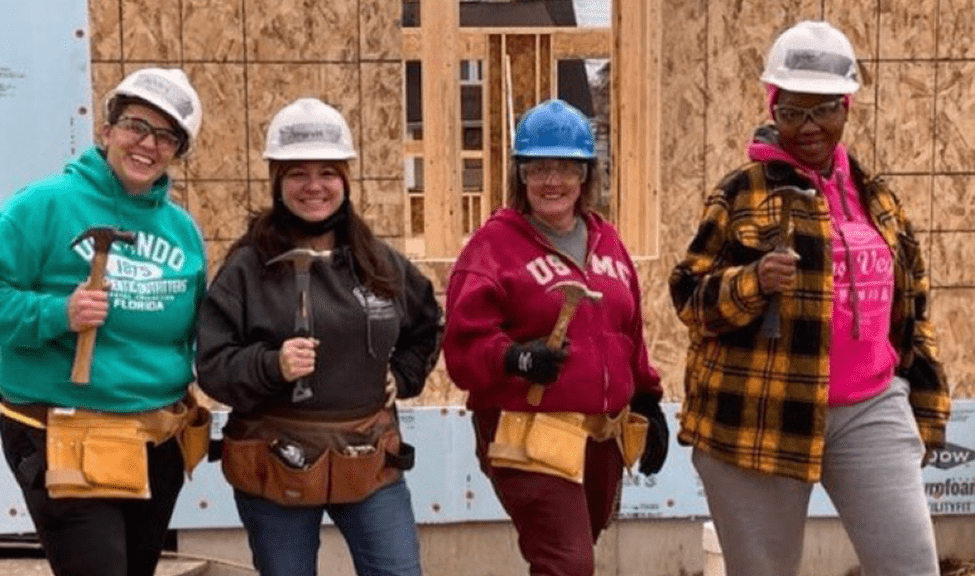 AmerisourceBergen team members building homes for those in need