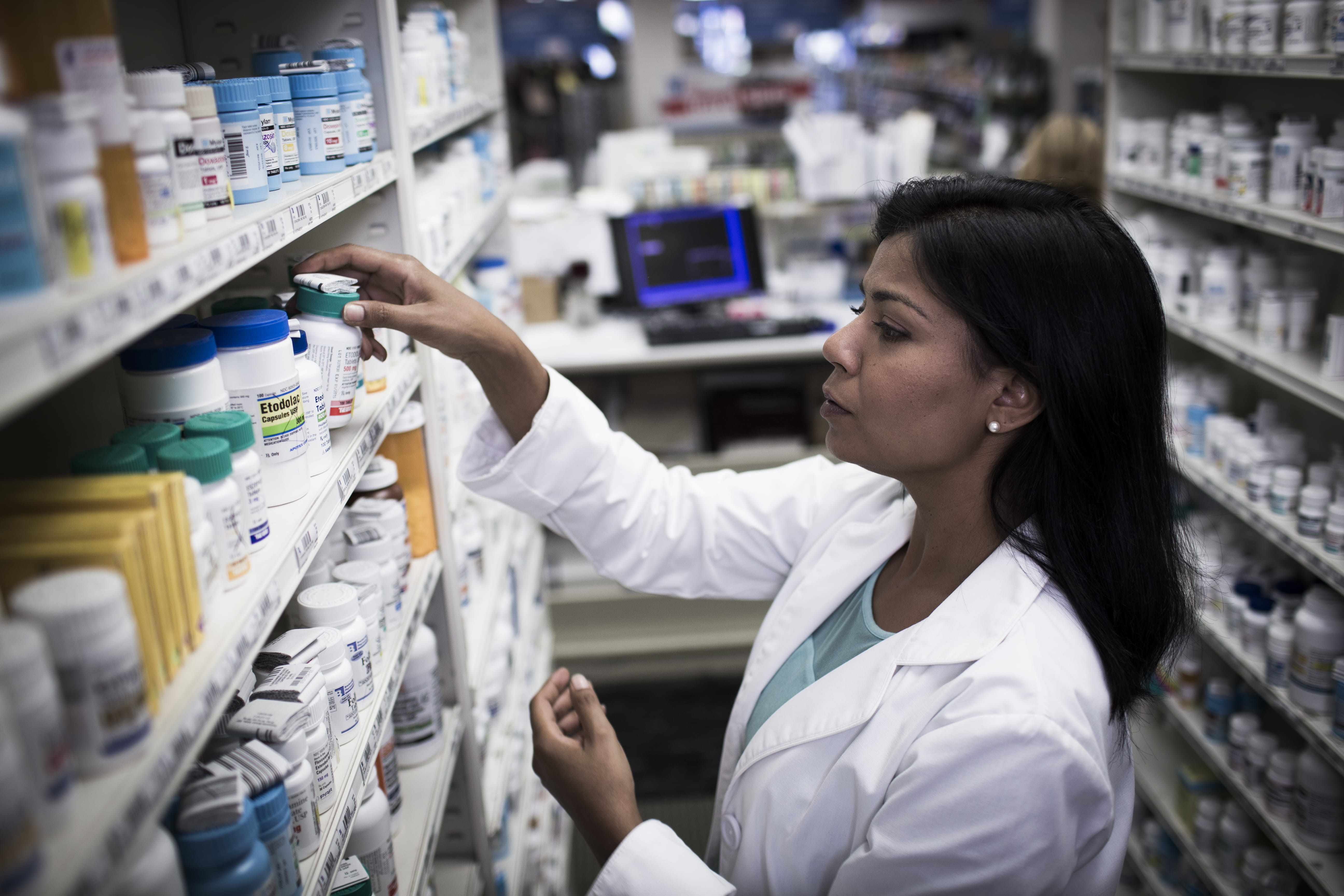 IP_BackStore_Pharm_Stock_Bottles_002